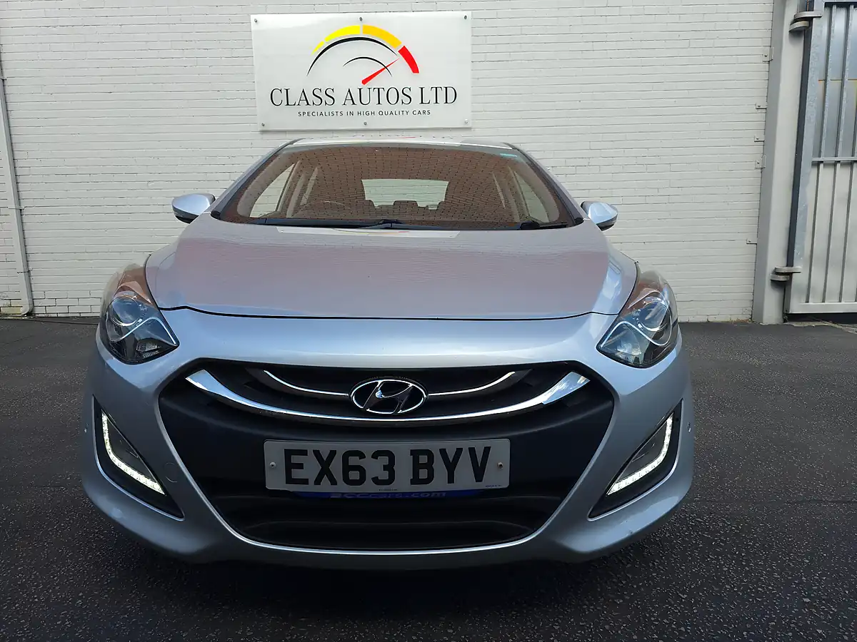 Used 2013 Hyundai I30 Style Nav Silver - Interior and Exterior details 14