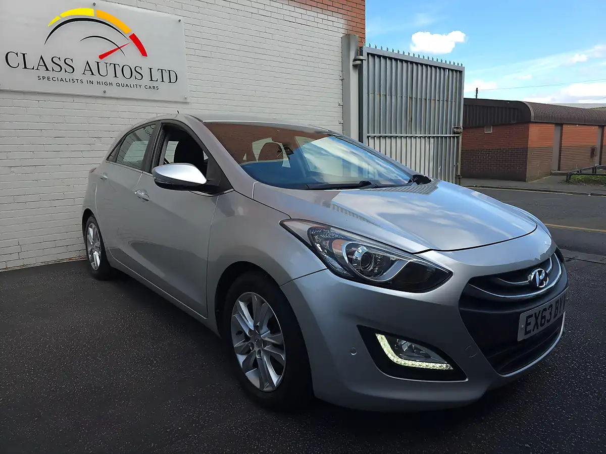 Used 2013 Hyundai I30 Style Nav Silver - Interior and Exterior details 15