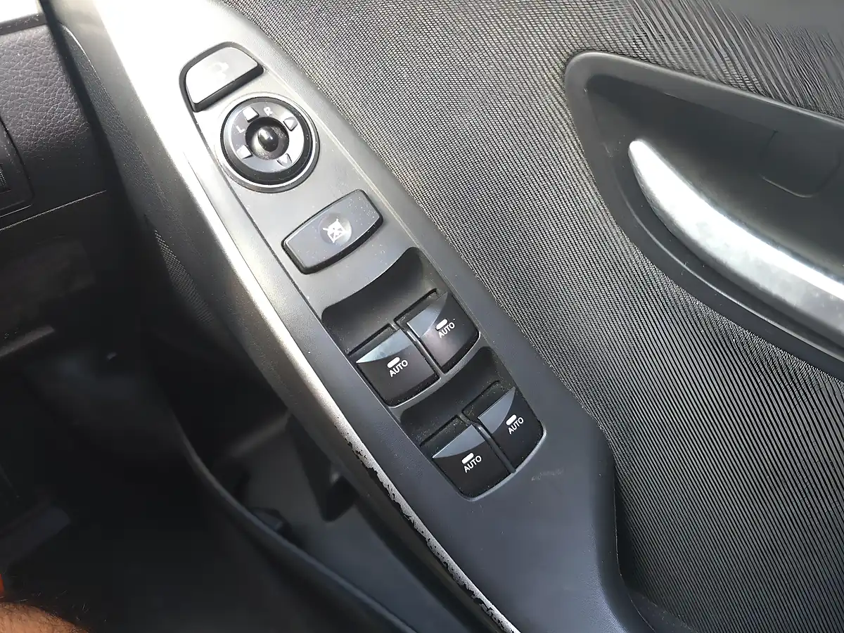 Used 2013 Hyundai I30 Style Nav Silver - Interior and Exterior details 20