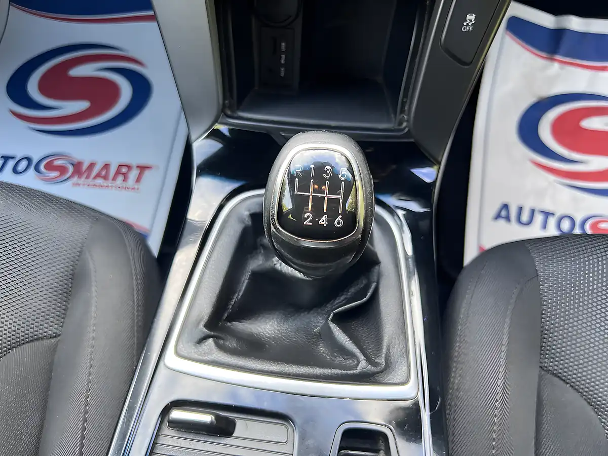 Used 2013 Hyundai I40 Blue Drive Active Silver - Interior and Exterior details 16