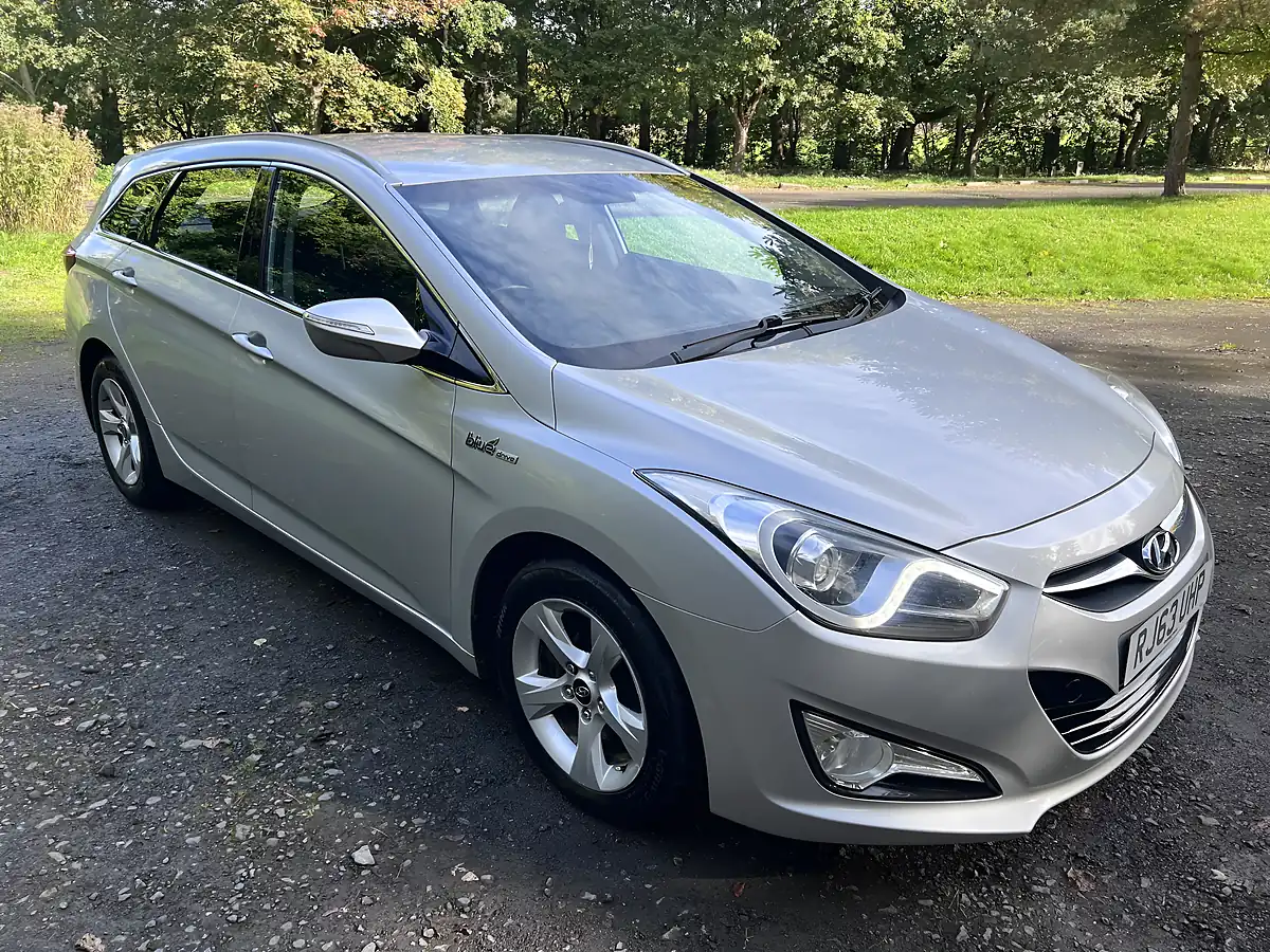 Used 2013 Hyundai I40 Blue Drive Active Silver - Interior and Exterior details 8