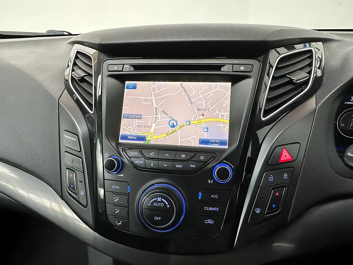 Used 2013 Hyundai I40 Style Silver - Interior and Exterior details 10