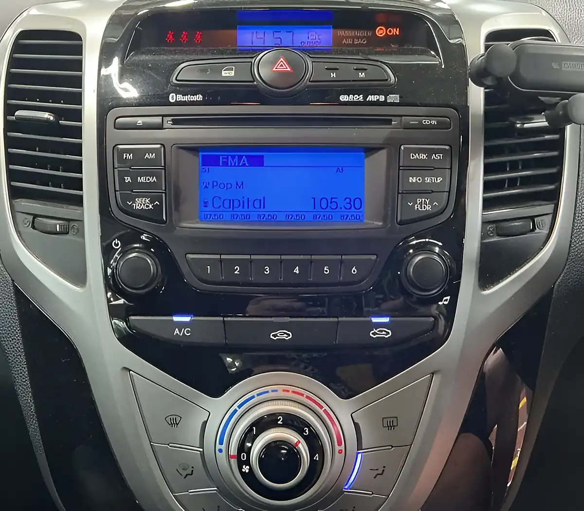 Used 2013 Hyundai Ix20 Active White - Interior and Exterior details 2