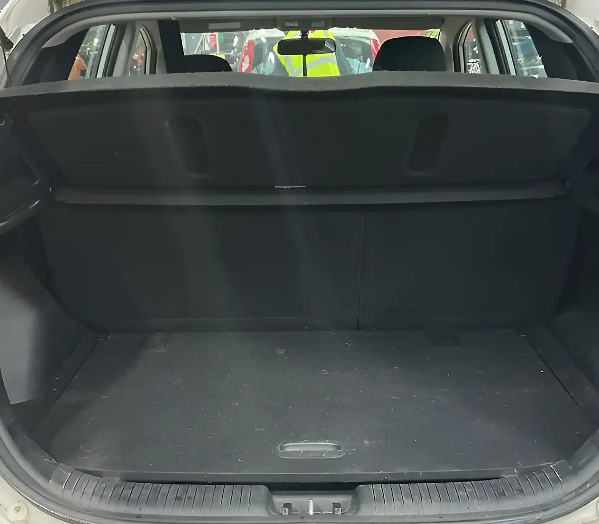 Used 2013 Hyundai Ix20 Active White - Interior and Exterior details 5