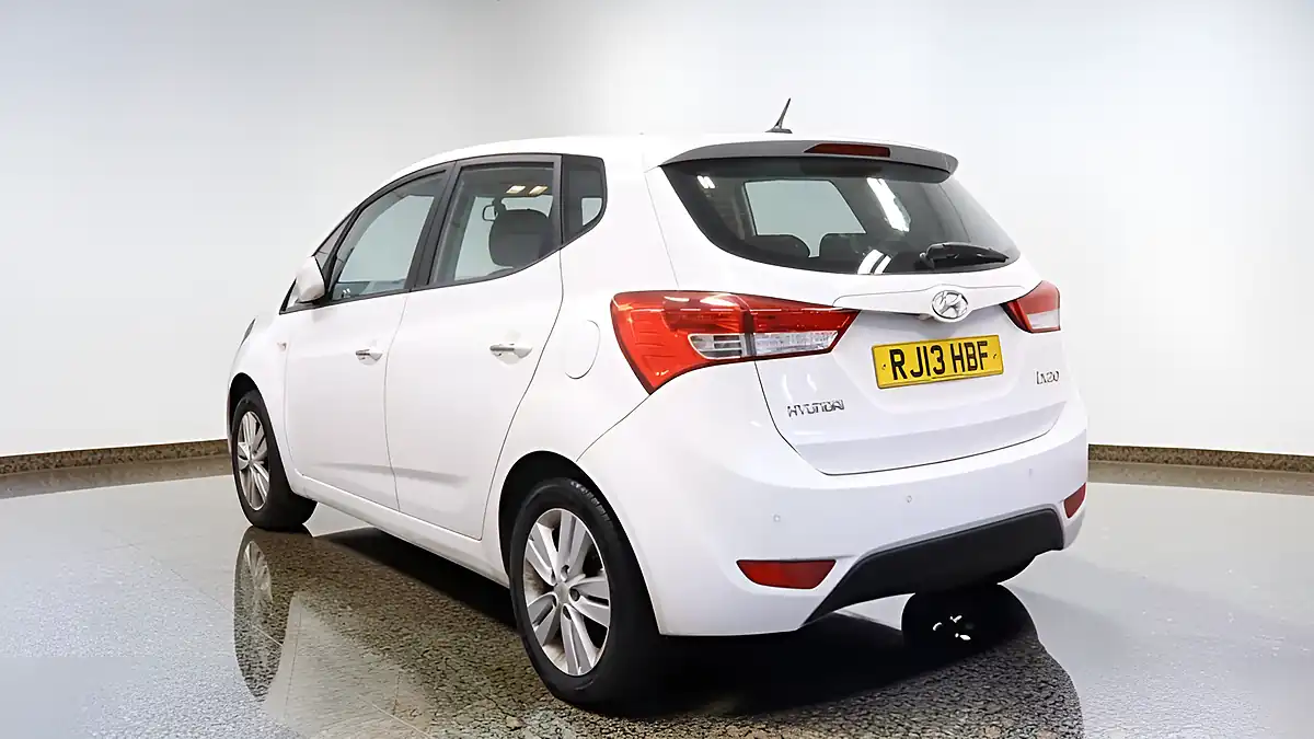 Used 2013 Hyundai Ix20 Active White - Interior and Exterior details 8
