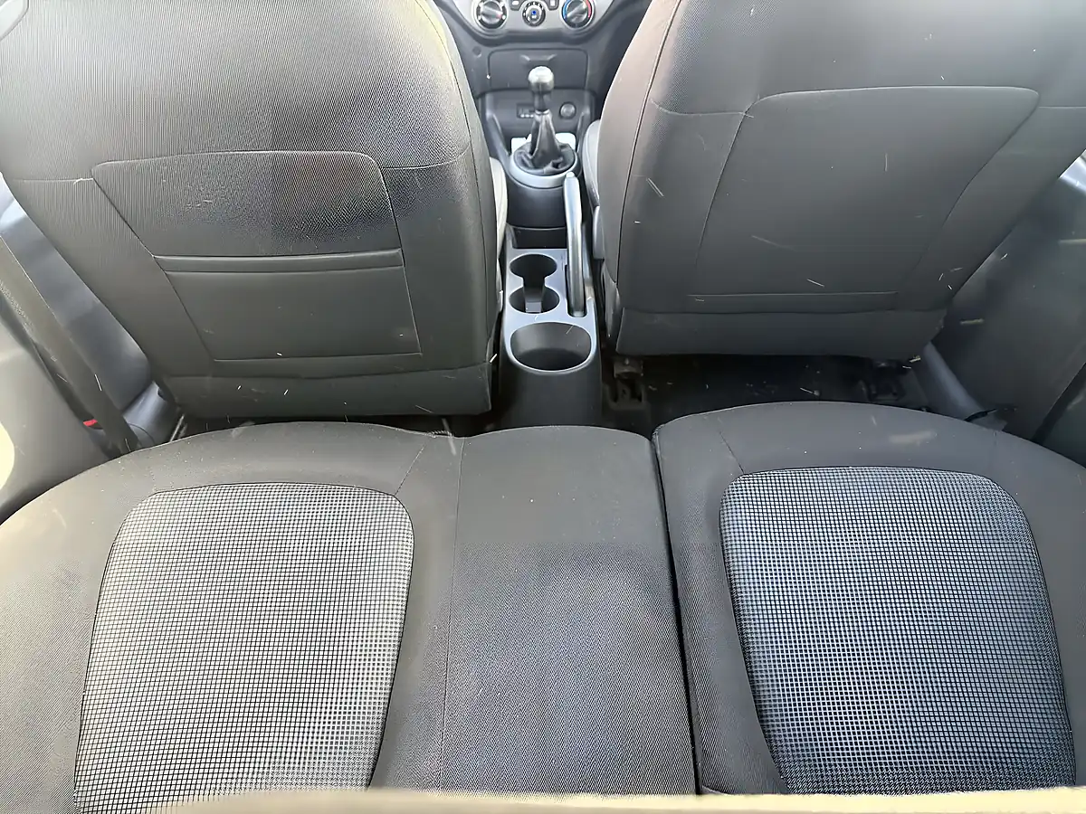Used 2013 Hyundai ix20 - Interior and Exterior details 12