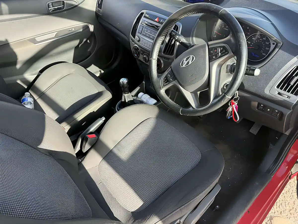 Used 2013 Hyundai ix20 - Interior and Exterior details 14