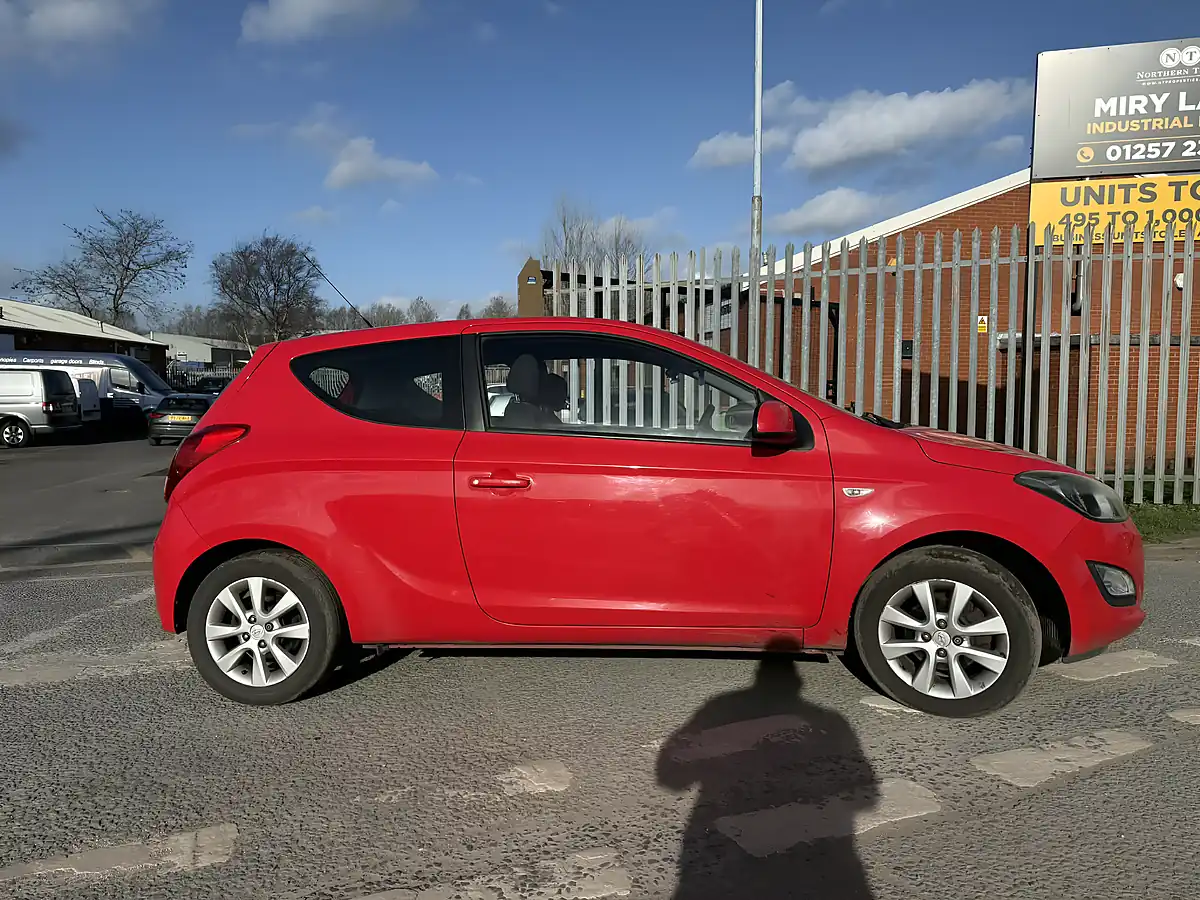 Used 2013 Hyundai ix20 - Interior and Exterior details 5