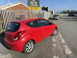 Used 2013 Hyundai ix20 - Interior and Exterior details 6