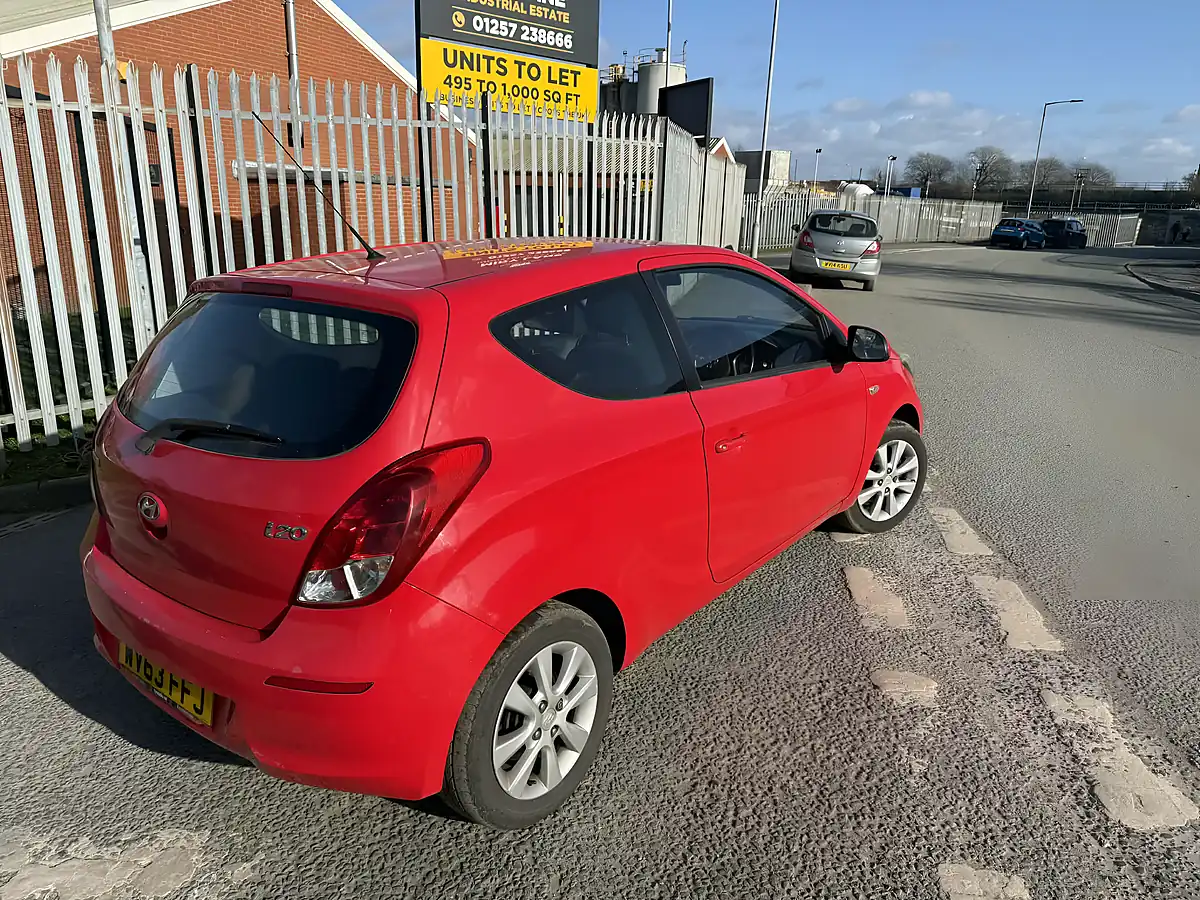 Used 2013 Hyundai ix20 - Interior and Exterior details 7