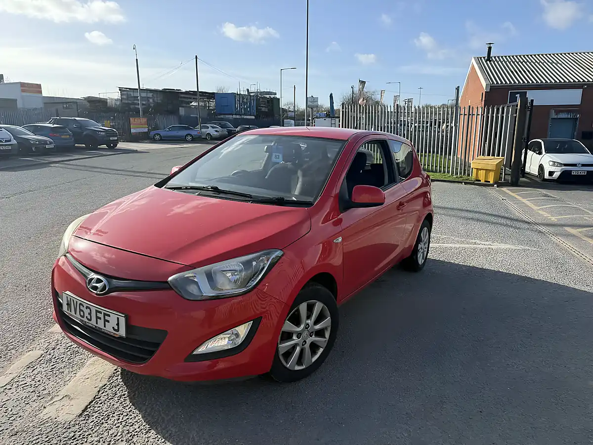 Used 2013 Hyundai ix20 - Interior and Exterior details 8