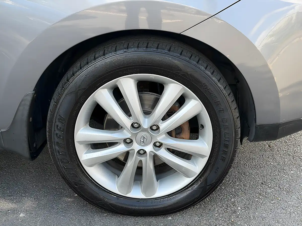 Used 2013 Hyundai ix35 Premium Grey - Interior and Exterior details 2