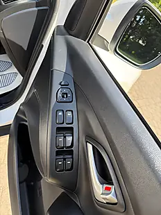 Used 2013 Hyundai IX35 Premium Panorama White - Interior and Exterior details 13
