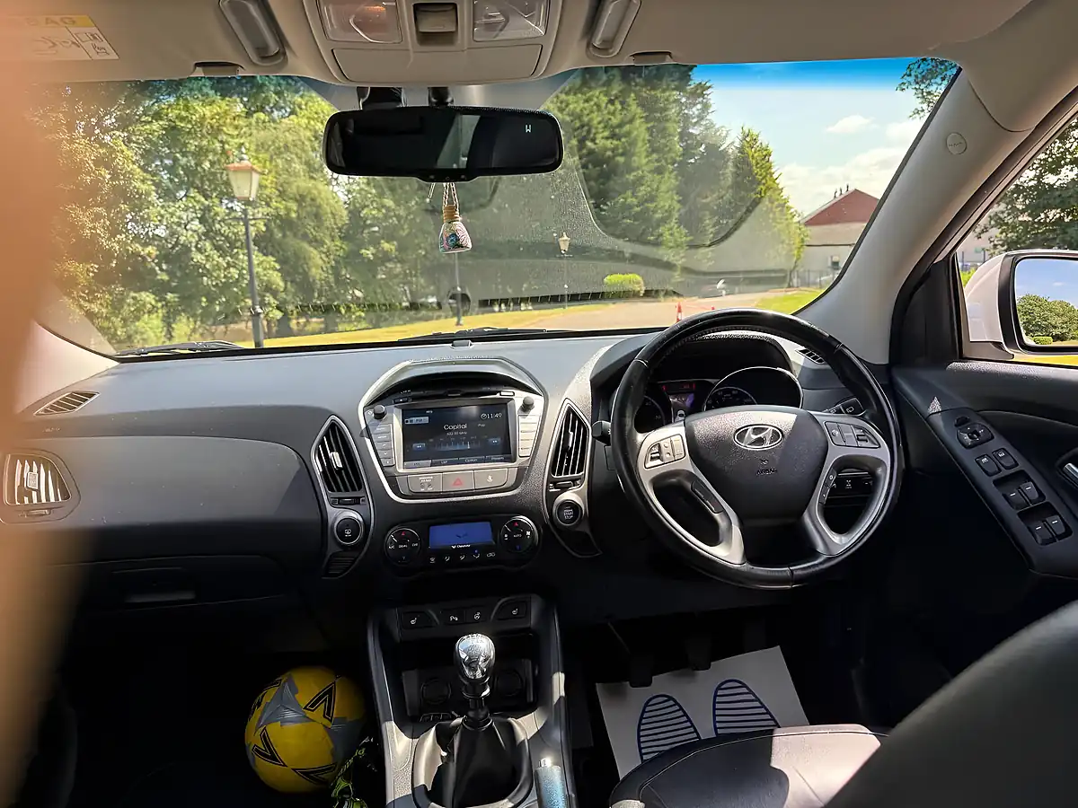 Used 2013 Hyundai IX35 Premium Panorama White - Interior and Exterior details 17