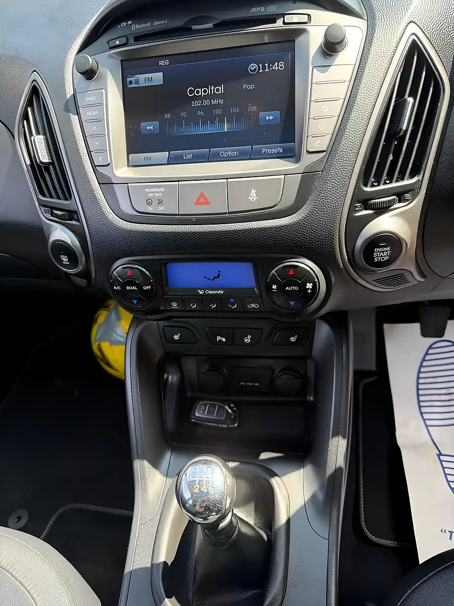 Used 2013 Hyundai IX35 Premium Panorama White - Interior and Exterior details 18