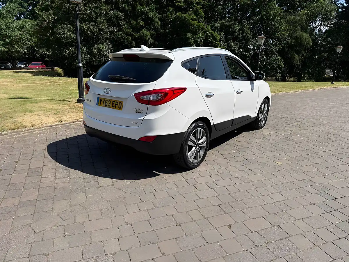 Used 2013 Hyundai IX35 Premium Panorama White - Interior and Exterior details 4