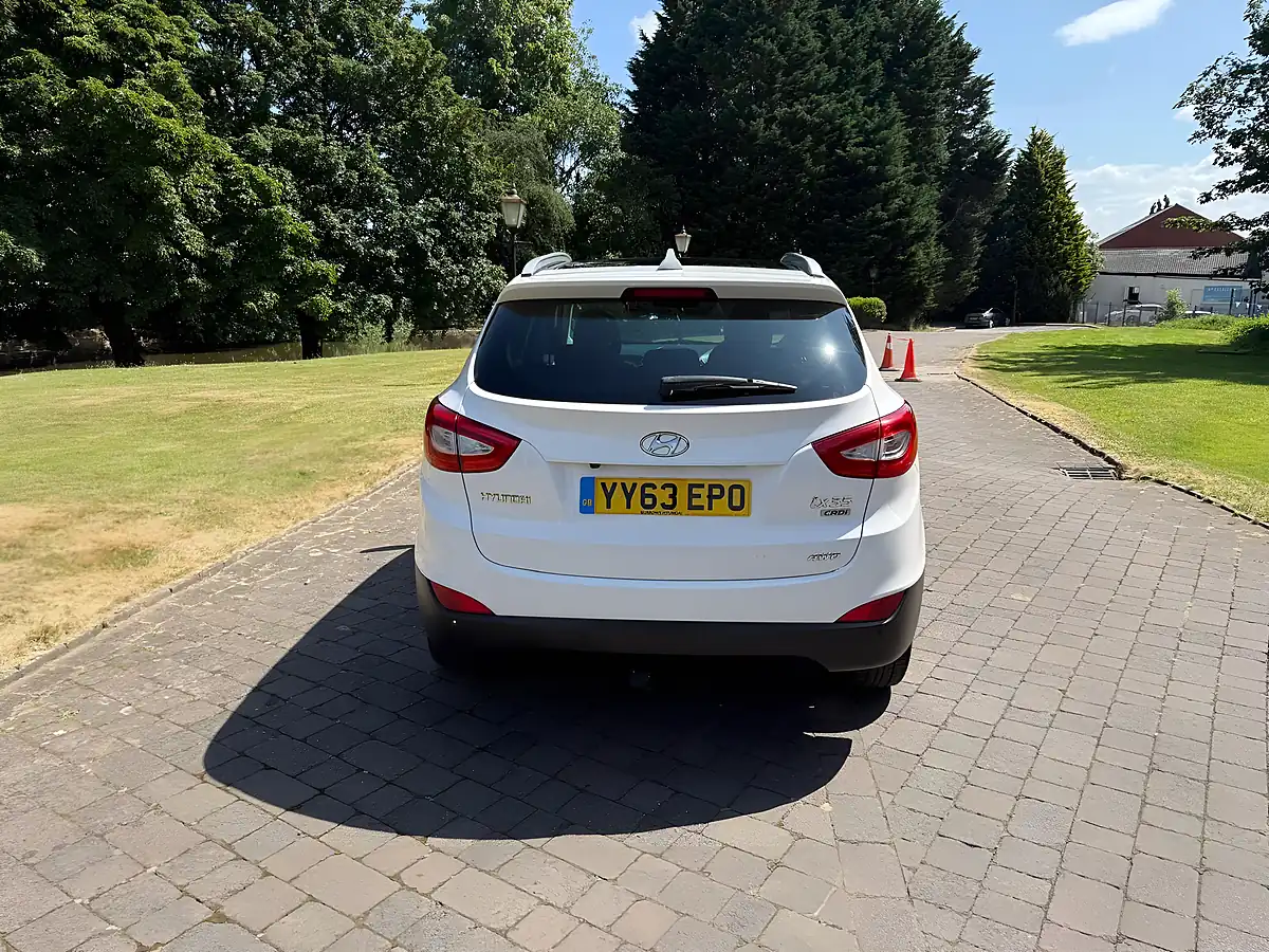 Used 2013 Hyundai IX35 Premium Panorama White - Interior and Exterior details 5