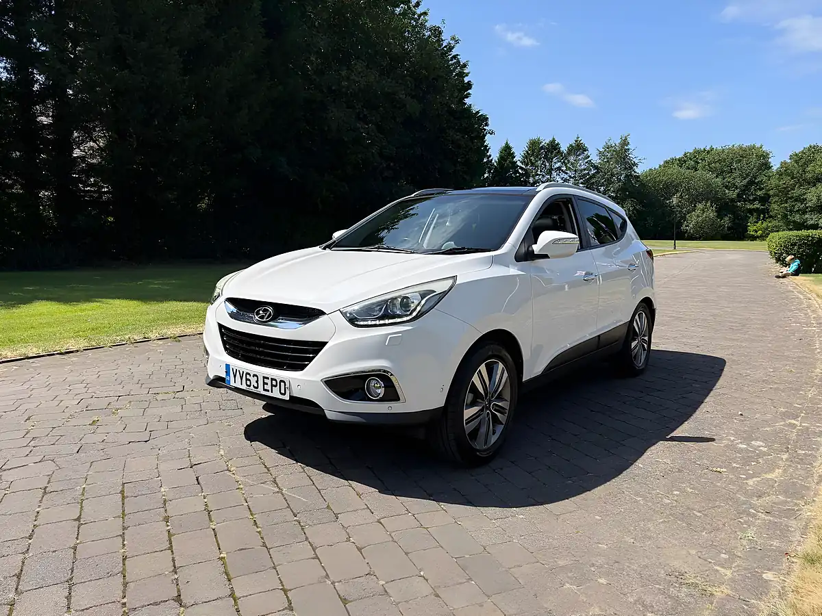 Used 2013 Hyundai IX35 Premium Panorama White - Interior and Exterior details 8