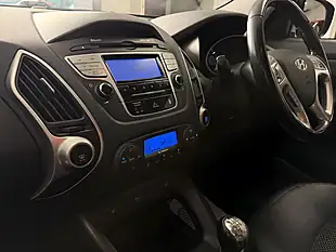 Used 2013 Hyundai IX35 Premium Silver - Interior and Exterior details 11