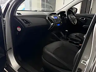 Used 2013 Hyundai IX35 Premium Silver - Interior and Exterior details 12