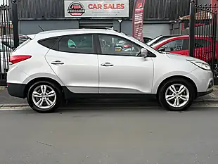 Used 2013 Hyundai IX35 Premium Silver - Interior and Exterior details 3