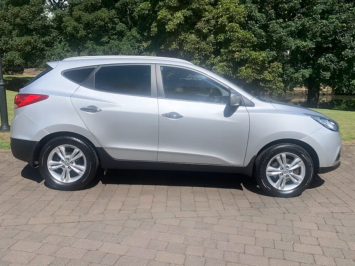 Used 2013 Hyundai ix35 Premium Silver - Interior and Exterior details 9