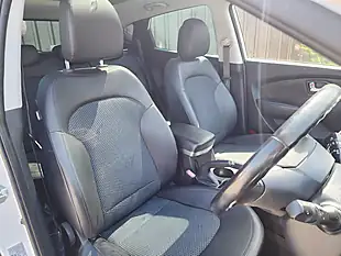 Used 2013 Hyundai IX35 Premium White - Interior and Exterior details 6