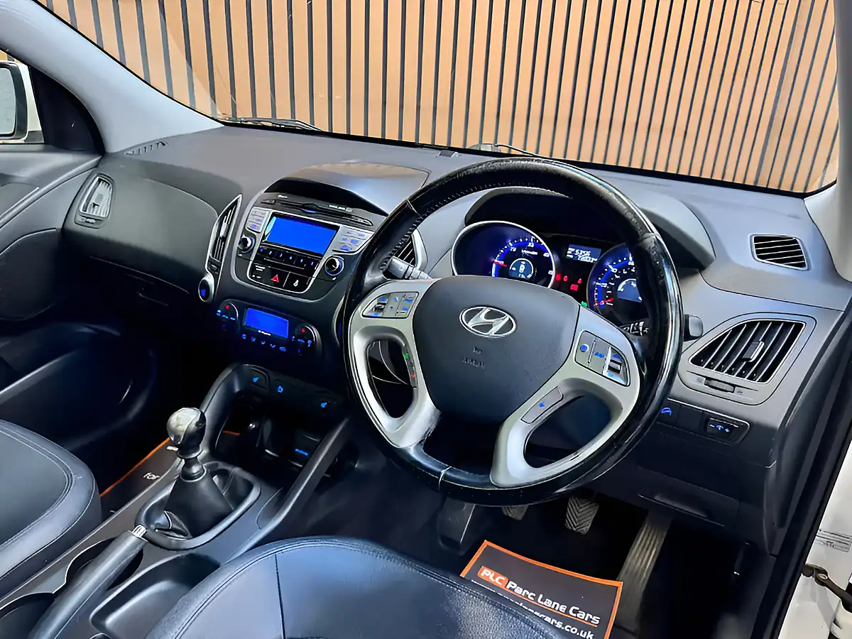 Used 2013 Hyundai ix35 Premium White - Interior and Exterior details 11