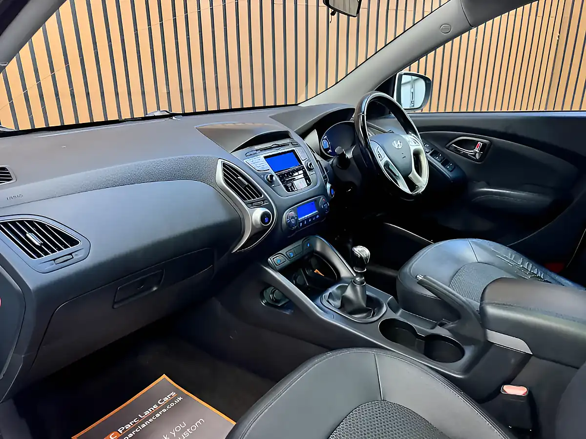 Used 2013 Hyundai ix35 Premium White - Interior and Exterior details 15
