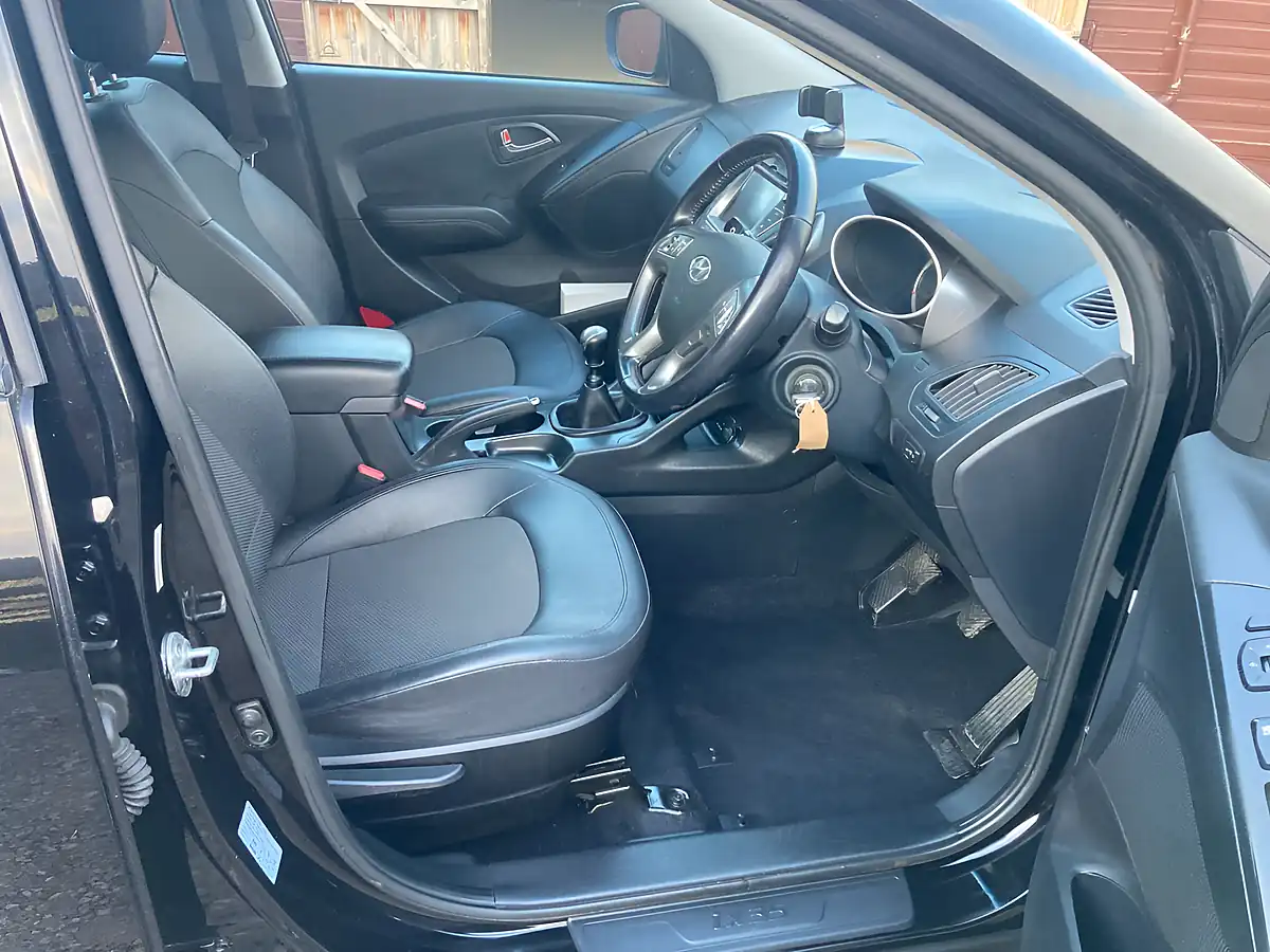 Used 2013 Hyundai ix35 Se Black - Interior and Exterior details 6