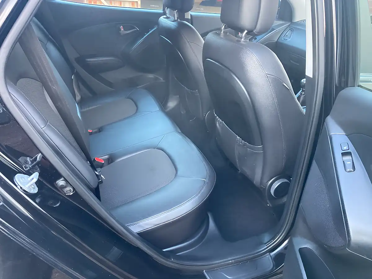 Used 2013 Hyundai ix35 Se Black - Interior and Exterior details 7