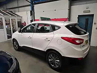 Used 2013 Hyundai ix35 Se White - Interior and Exterior details 9