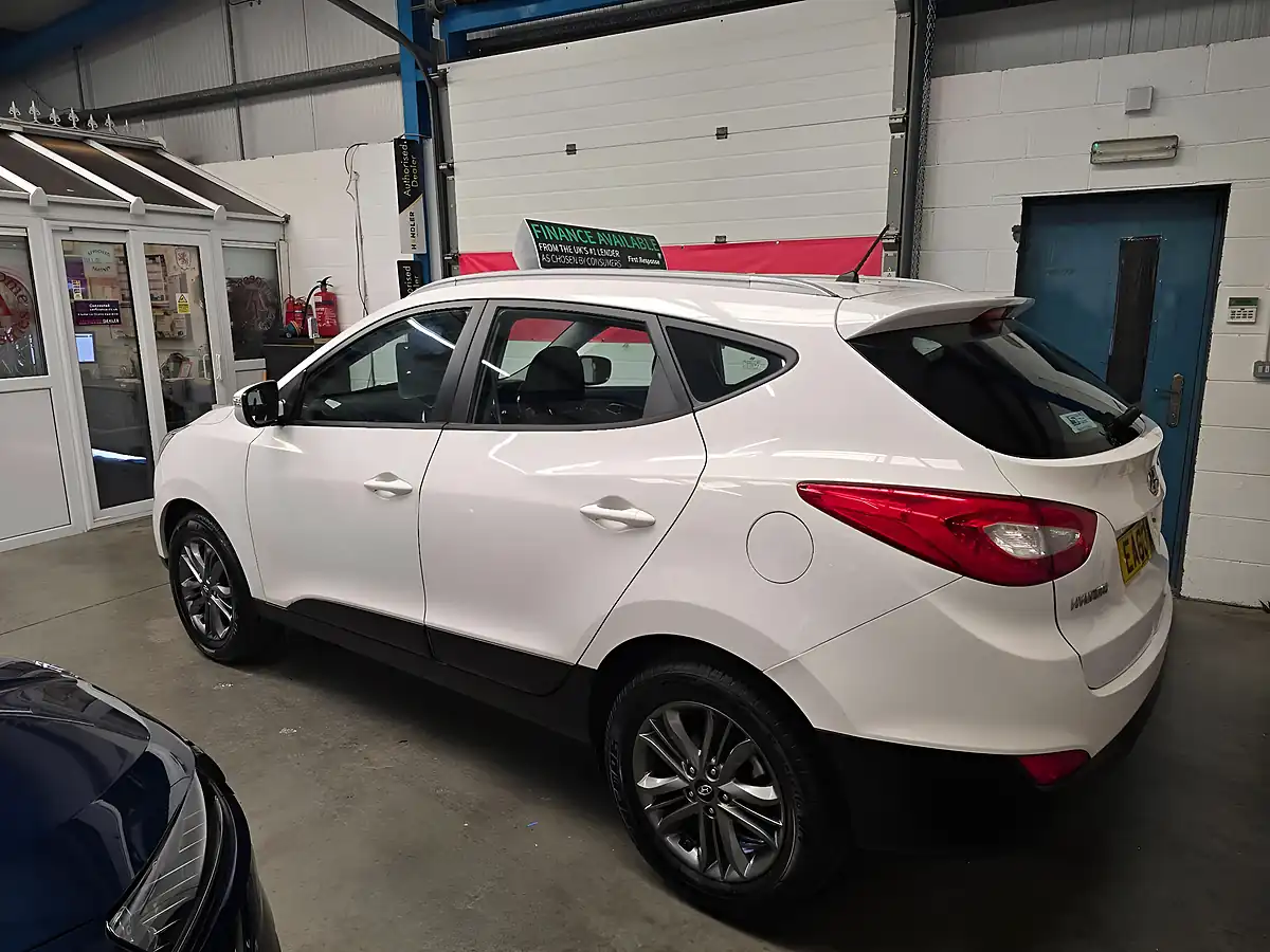 Used 2013 Hyundai ix35 Se White - Interior and Exterior details 9