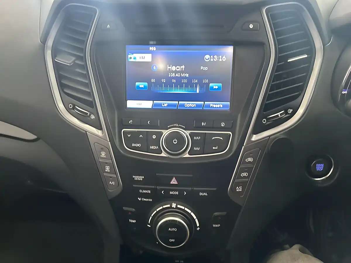 Used 2013 Hyundai Santa Fe Premium Se Bronze - Interior and Exterior details 17