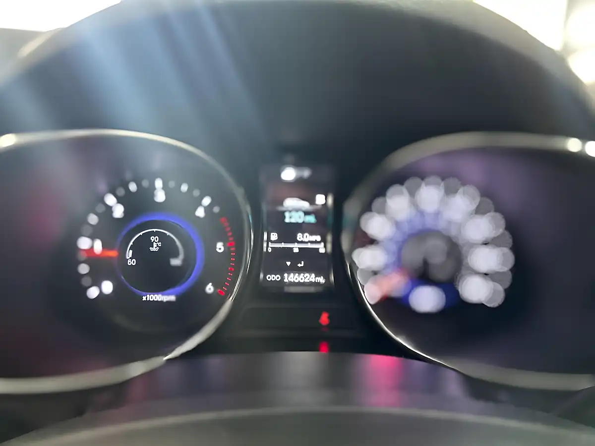 Used 2013 Hyundai Santa Fe Premium Se Bronze - Interior and Exterior details 18