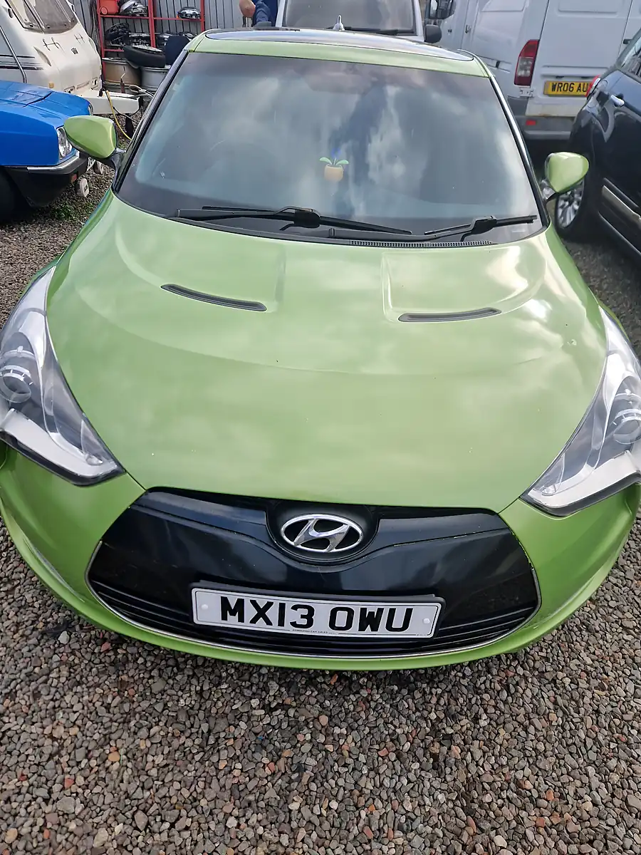 Used 2013 Hyundai Veloster Sport Green - Front View