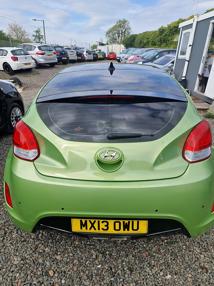Used 2013 Hyundai Veloster Sport Green - Interior and Exterior details 10
