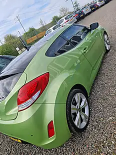 Used 2013 Hyundai Veloster Sport Green - Interior and Exterior details 11