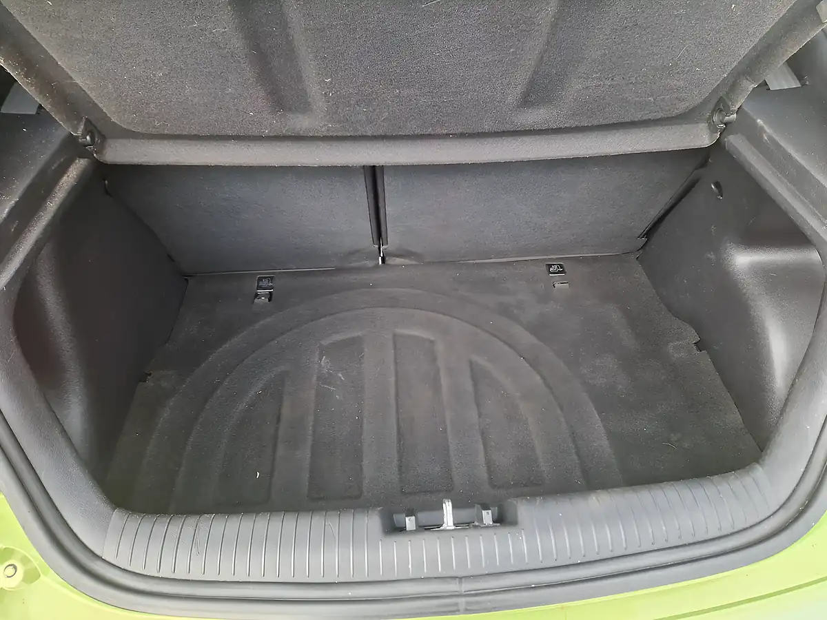 Used 2013 Hyundai Veloster Sport Green - Interior and Exterior details 19