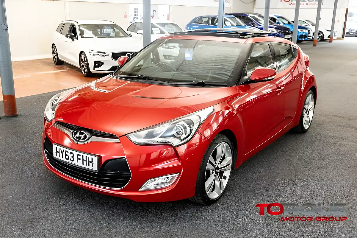 Used 2013 Hyundai Veloster Sport Red - Interior and Exterior details 10