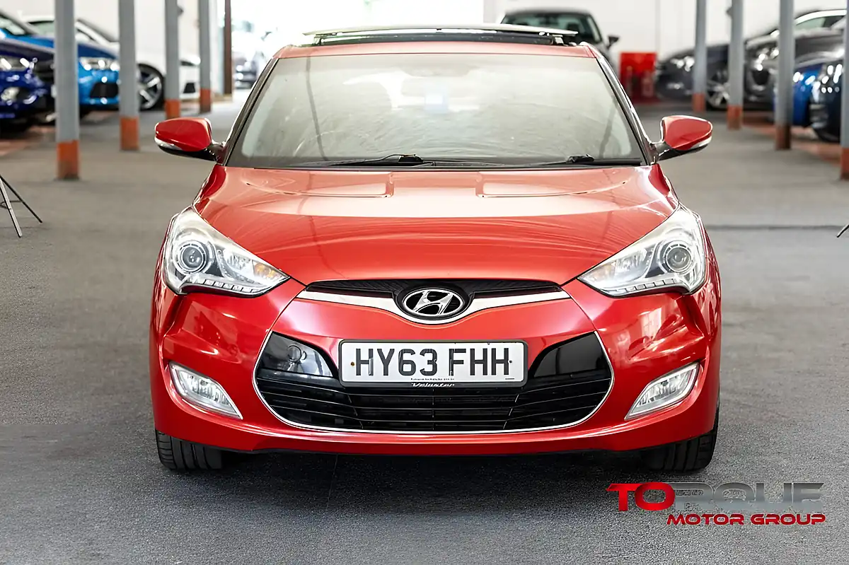 Used 2013 Hyundai Veloster Sport Red - Interior and Exterior details 2
