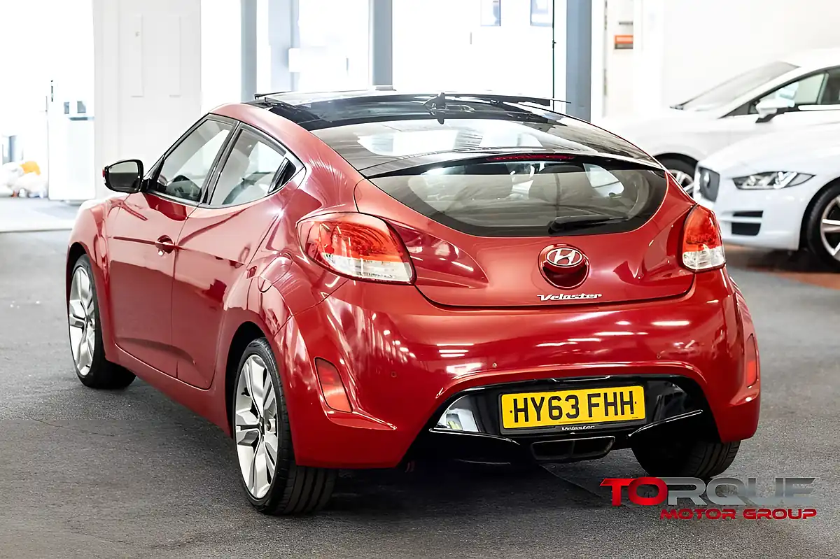 Used 2013 Hyundai Veloster Sport Red - Interior and Exterior details 4