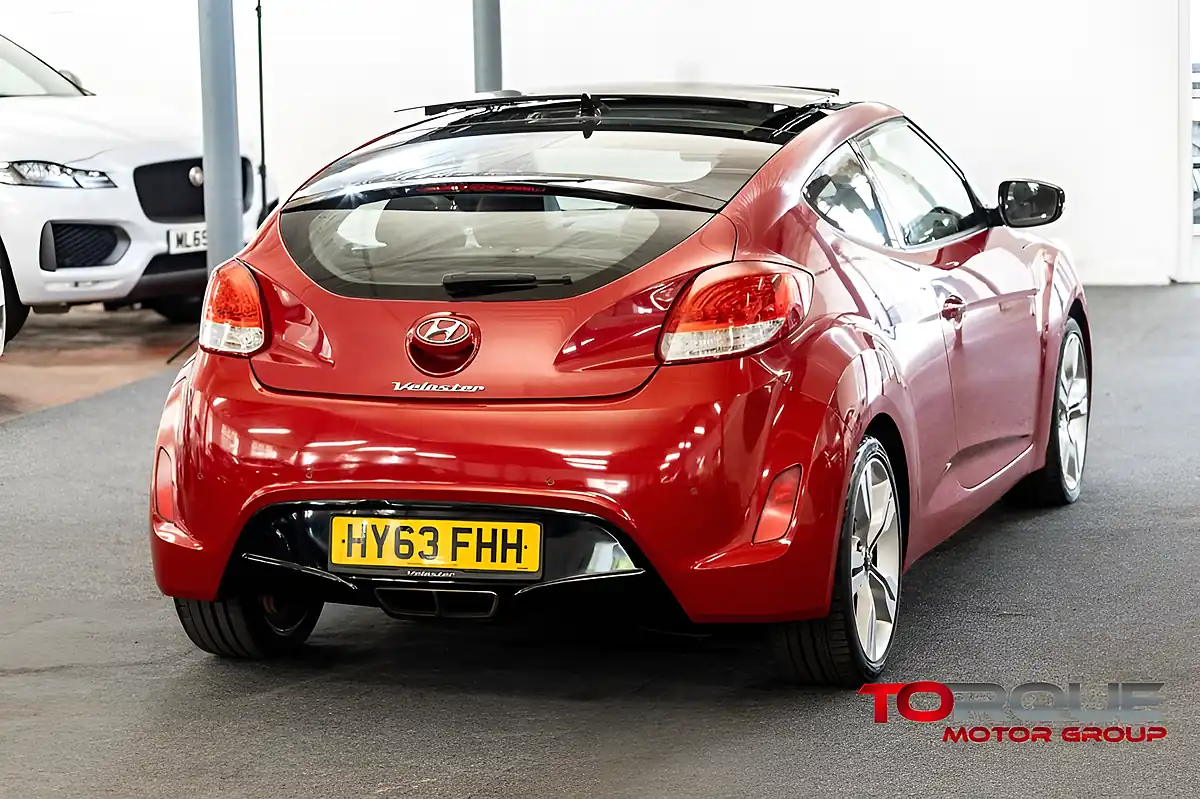 Used 2013 Hyundai Veloster Sport Red - Interior and Exterior details 6