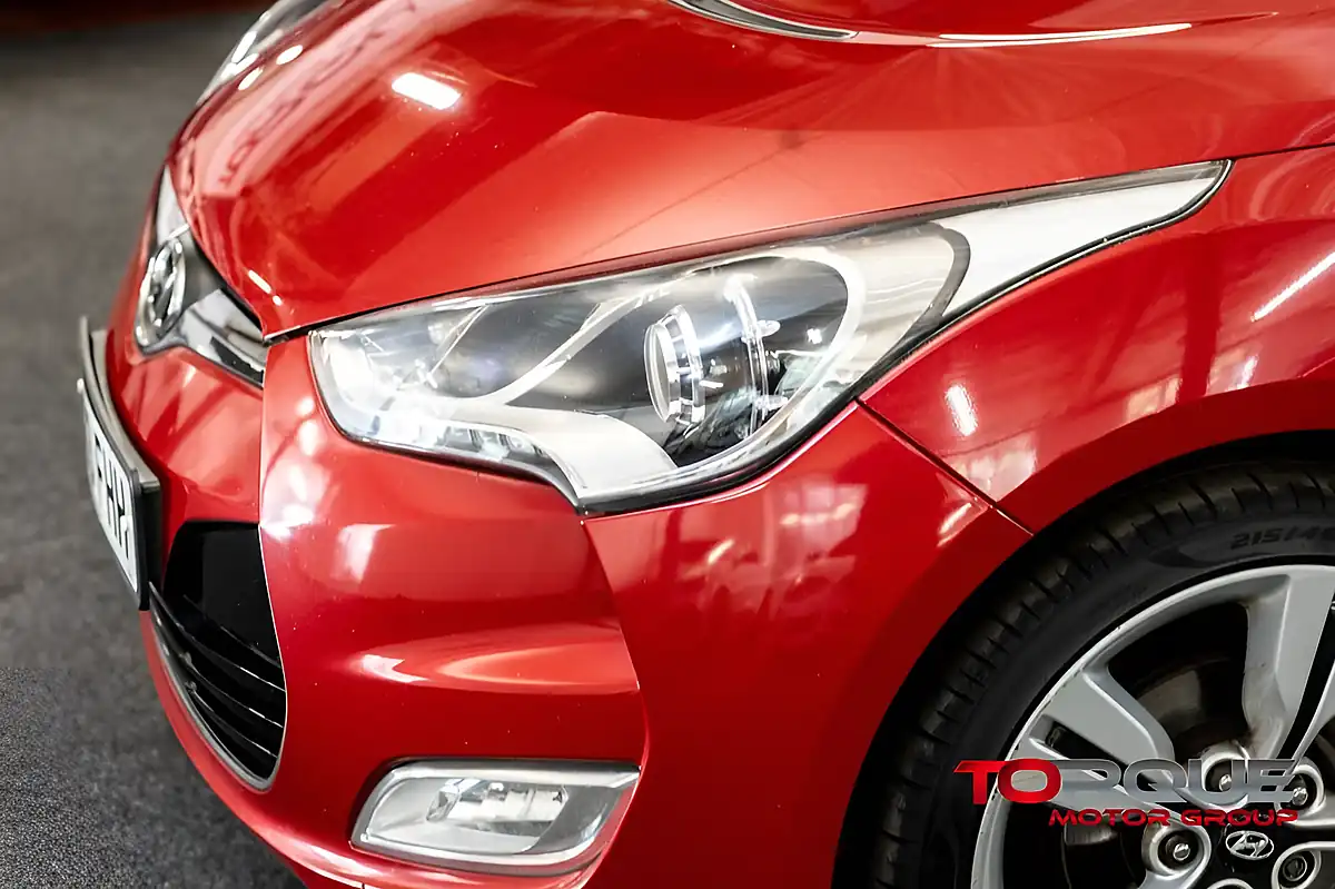 Used 2013 Hyundai Veloster Sport Red - Interior and Exterior details 9
