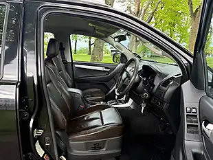 Used 2013 Isuzu D-Max Utah Vision Black - Interior and Exterior details 10