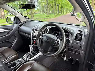 Used 2013 Isuzu D-Max Utah Vision Black - Interior and Exterior details 12
