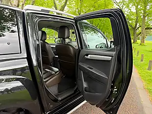 Used 2013 Isuzu D-Max Utah Vision Black - Interior and Exterior details 13
