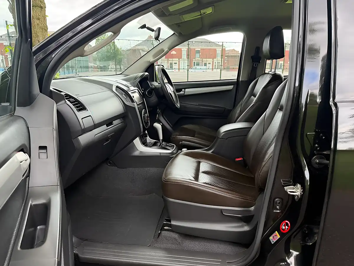 Used 2013 Isuzu D-Max Utah Vision Black - Interior and Exterior details 20