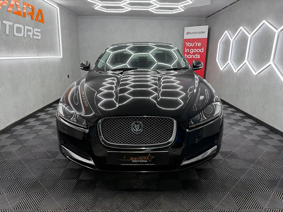 Used 2013 Jaguar Xf Luxury Black - Interior and Exterior details 3