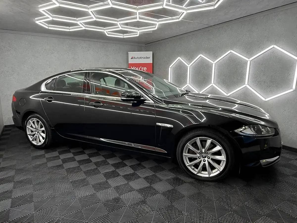 Used 2013 Jaguar Xf Luxury Black - Interior and Exterior details 9